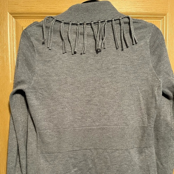 White House Black Market Grey Fringe Long Knit Open Cardigan - Picture 12 of 12